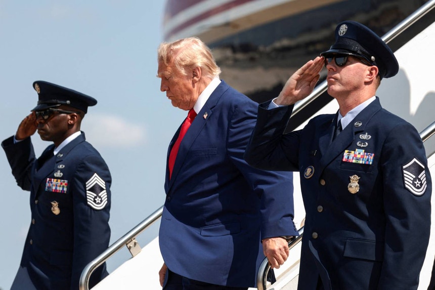 Imagem de Trump interrompe ataques ao Irão e abre espaço às negociações