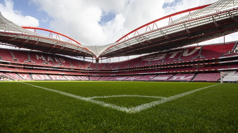 O Estádio da Luz recebe a visita do Rangers
