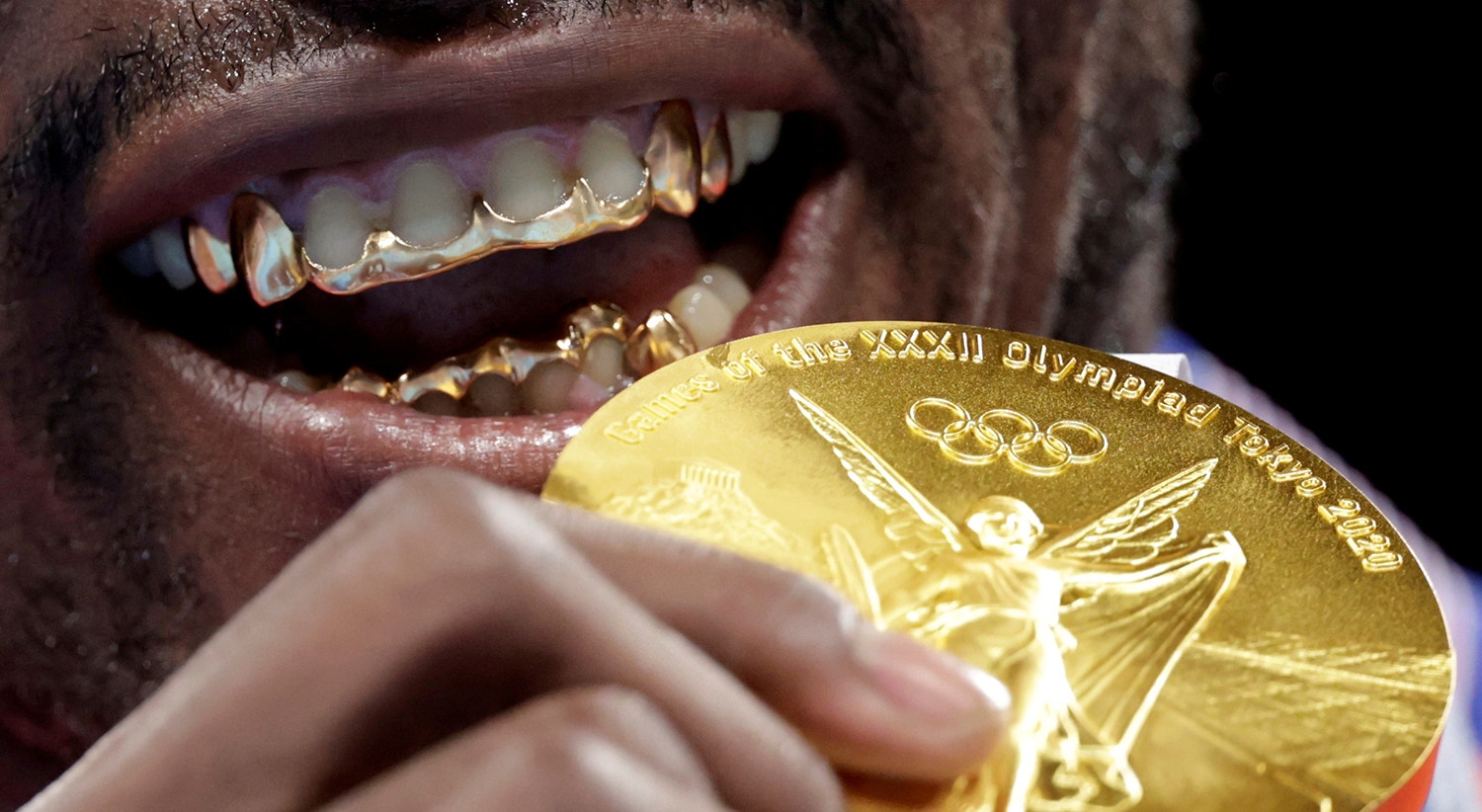  Medalha de ouro ganha pelo cubano  Julio Cesar La Cruz na categoria de Peso Pesado, no Boxe. | Foto: Ueslei Marcelino - Reuters 