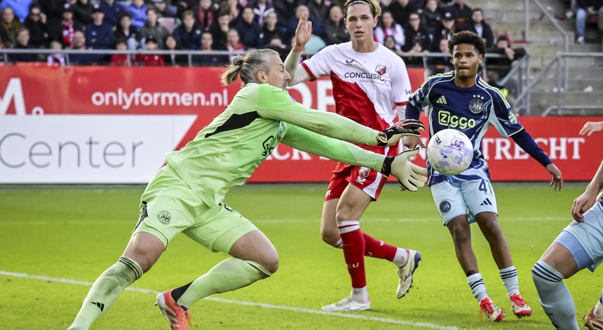 Ajax volta a perder nos Países Baixos
