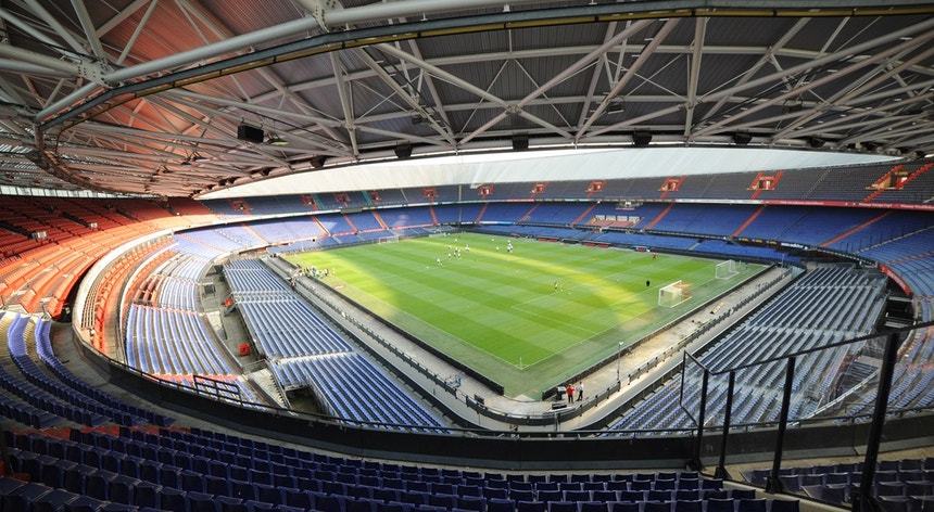 O estádio Kuip de Roterdão será um dos cenários que receberá a fase final da Liga das Nações de futebol
