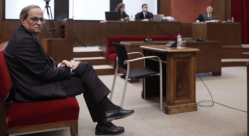 Quim Torra torna-se assim no primeiro presidente da Generalitat a ser condenado enquanto está no exercício do cargo
