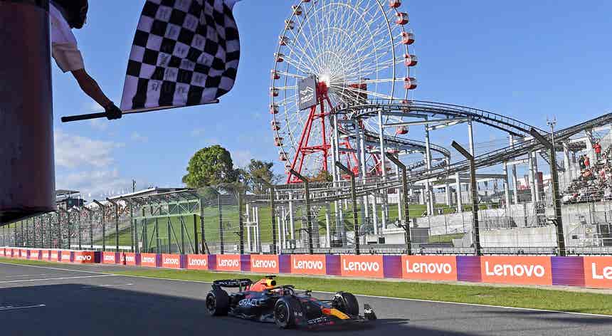 Verstappen vence no Japão, Red Bull campeã do Mundo de construtores