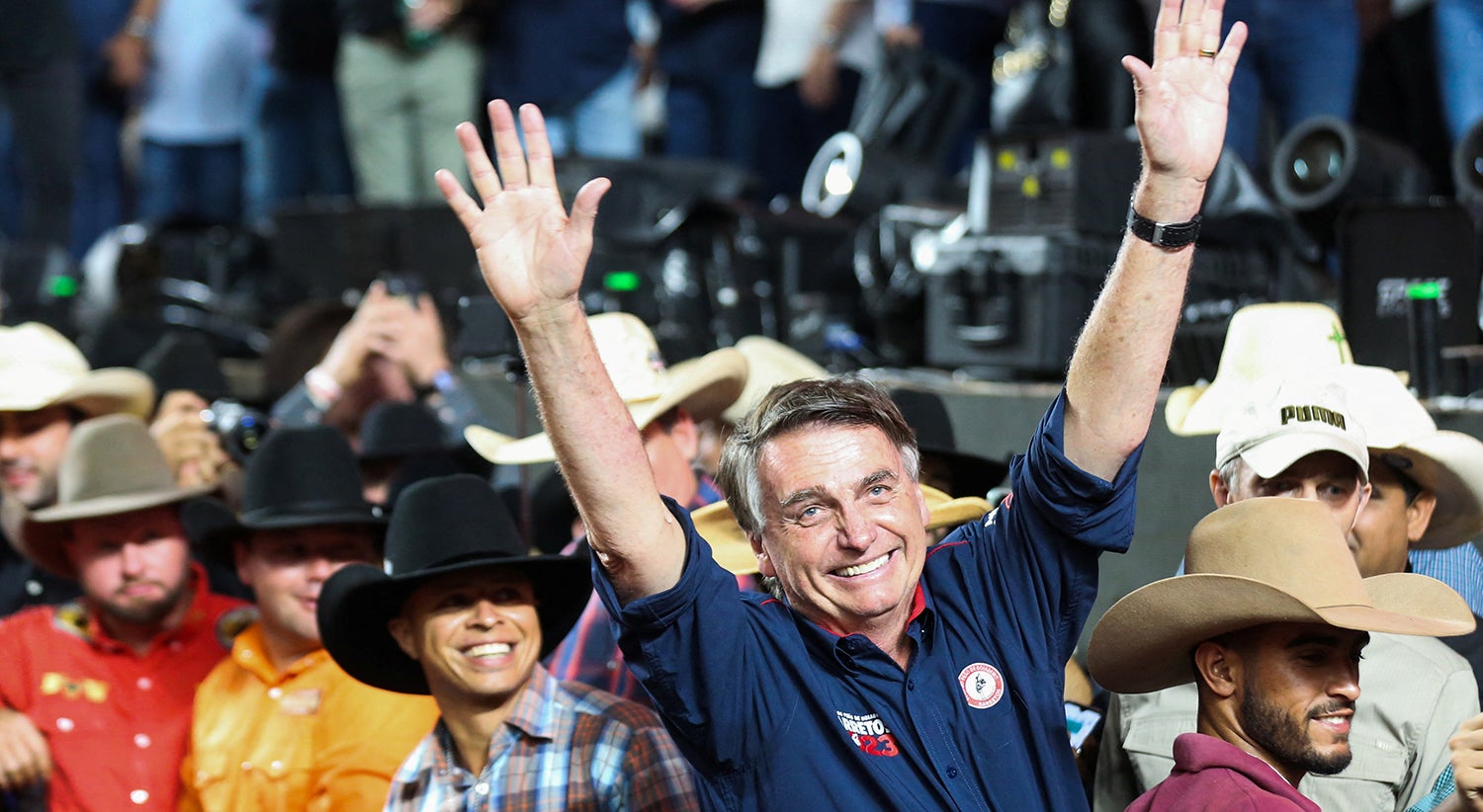 Justiça Brasileira Quer Que Bolsonaro Devolva Todos Os Presentes Recebidos