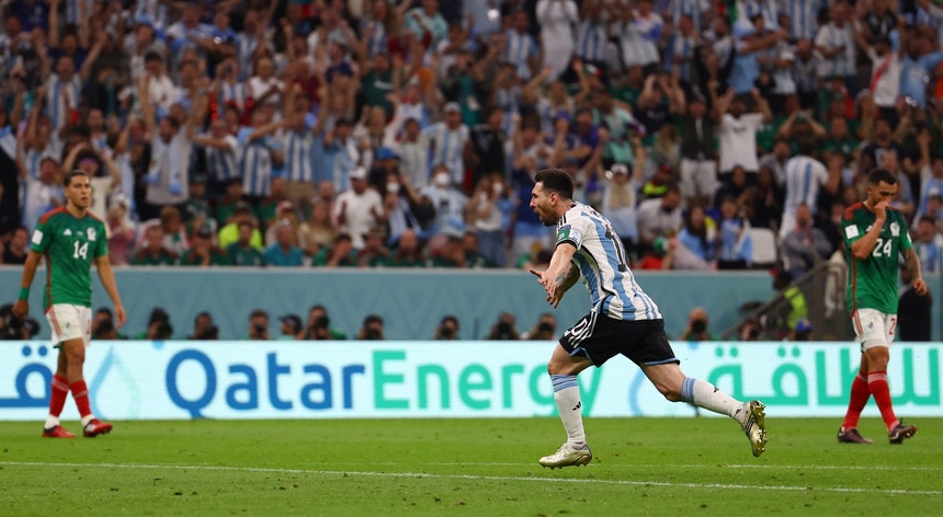 Argentina procura a primeira vitória
