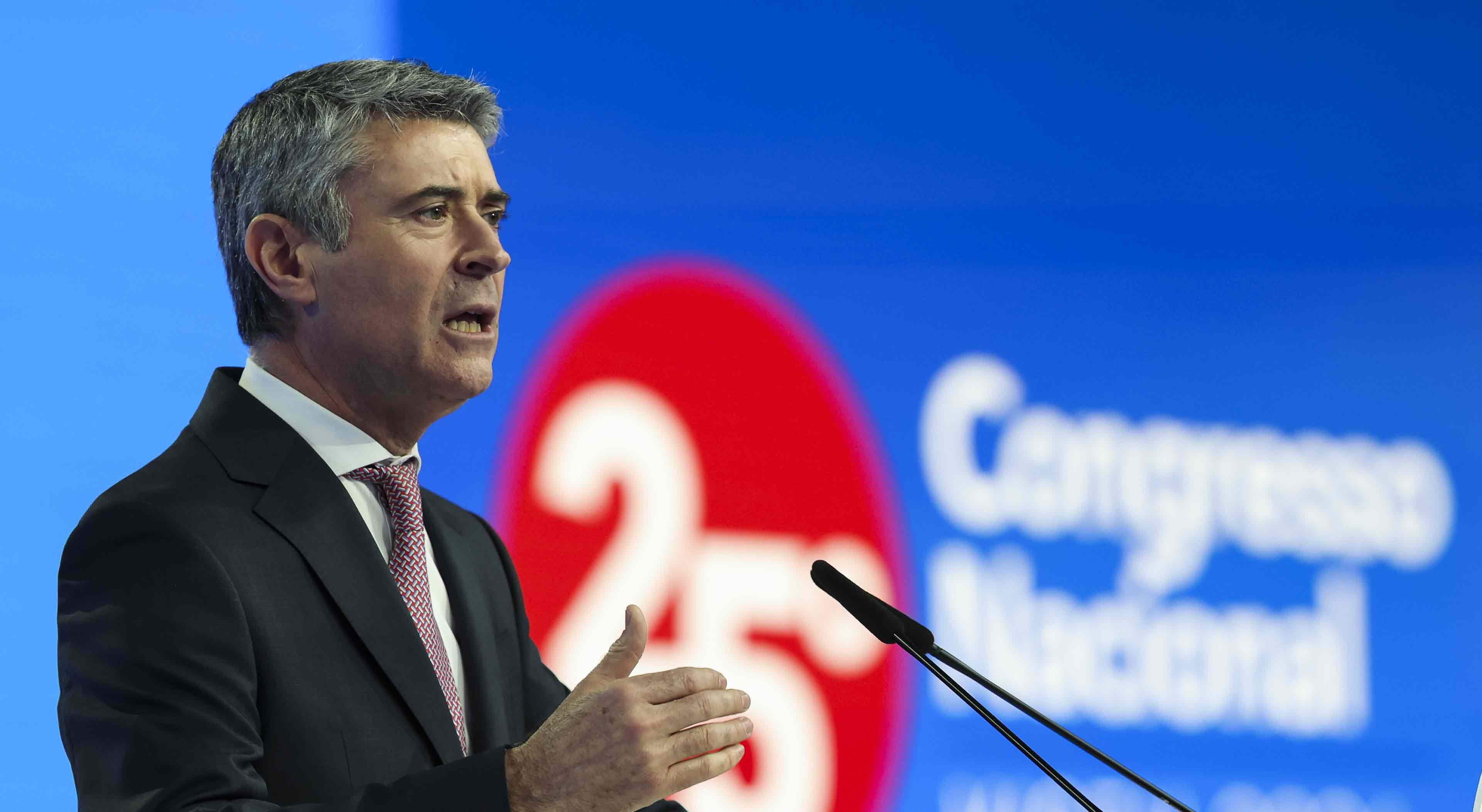 Congresso do PS. Carneiro acusa Governo de falhar na resposta ao aumento do custo de vida