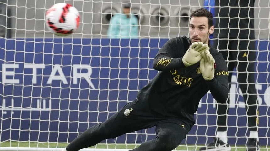 Sergio Rico continua em estado grave
