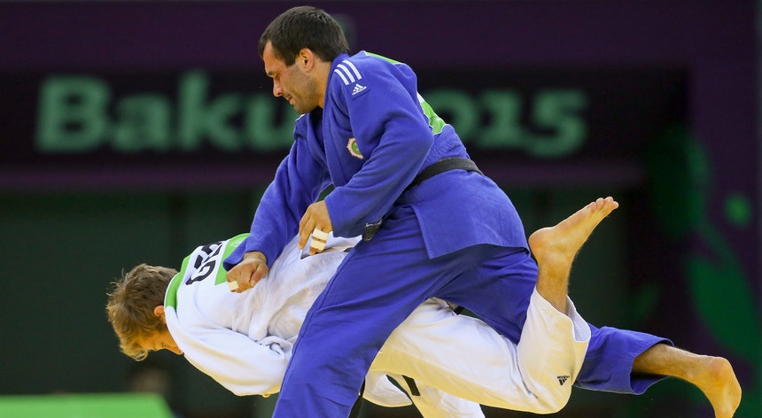 Sergiu Oleinic, de azul, foi um dos judocas portugueses eliminados
