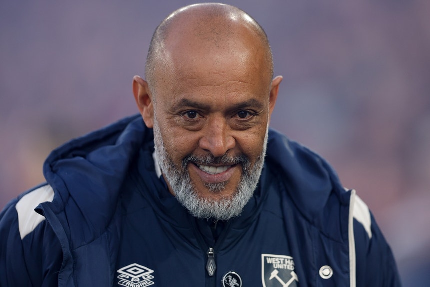 Imagem de César Peixoto e Nuno Espírito Santo avançam na Taça da Liga inglesa
