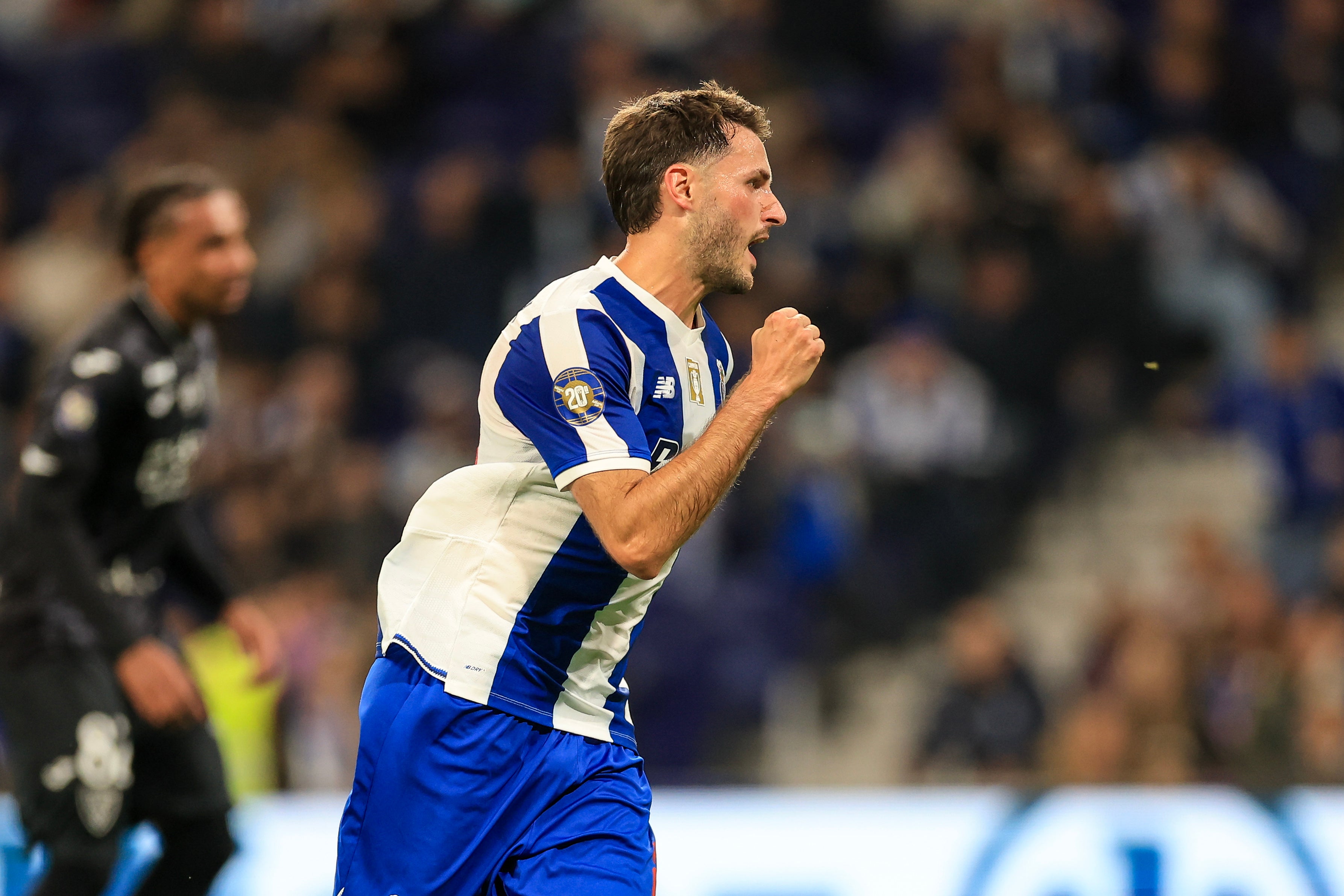 Pen�lti de Gim�nez garante `Final Four` ao FC Porto