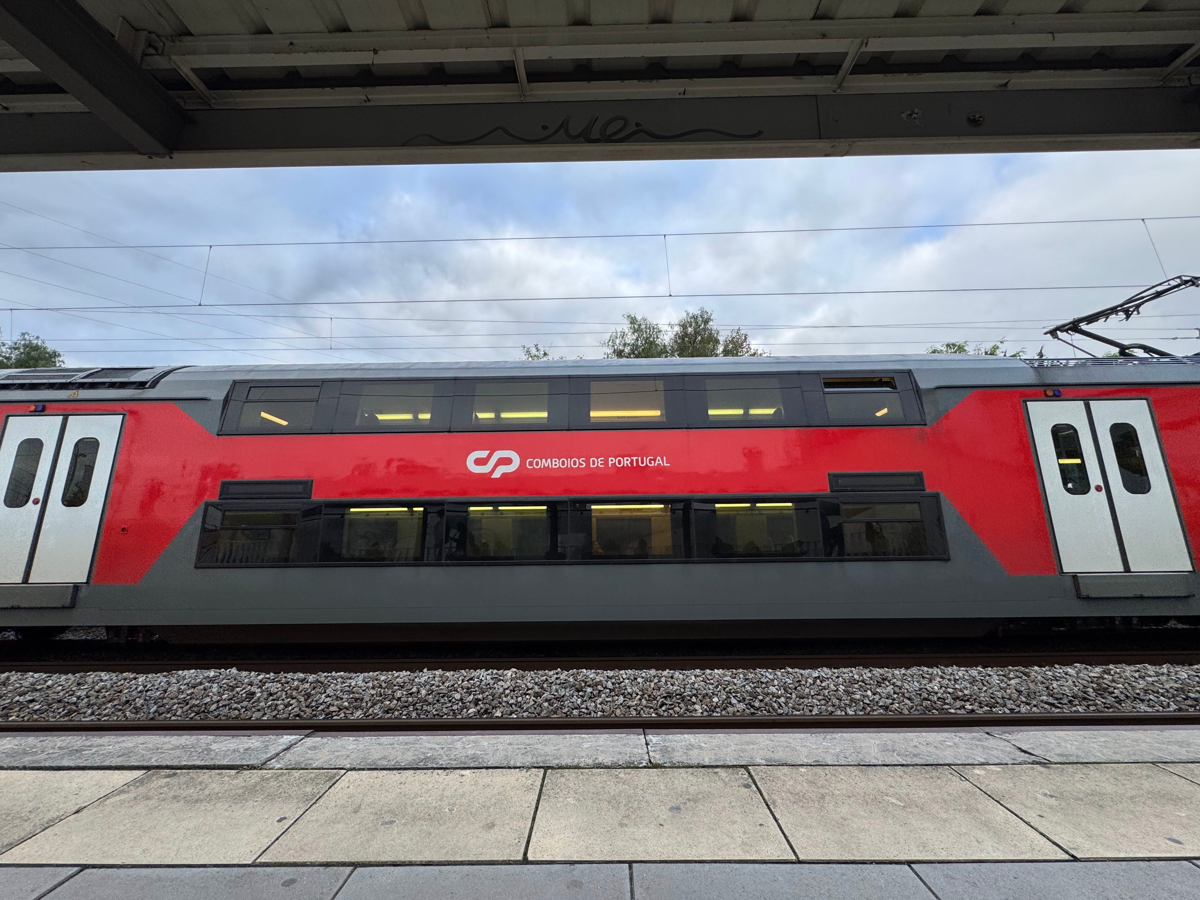 CP põe autocarro entre Alverca e Azambuja para substituir um comboio noturno durante obras