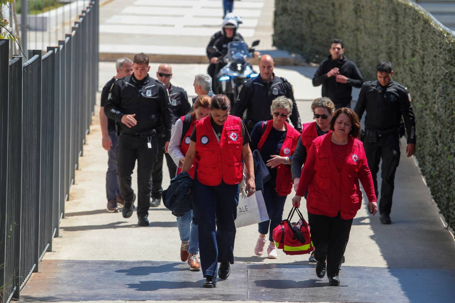 Pelo menos quatro feridos por tiros em duas zonas distintas de Atenas