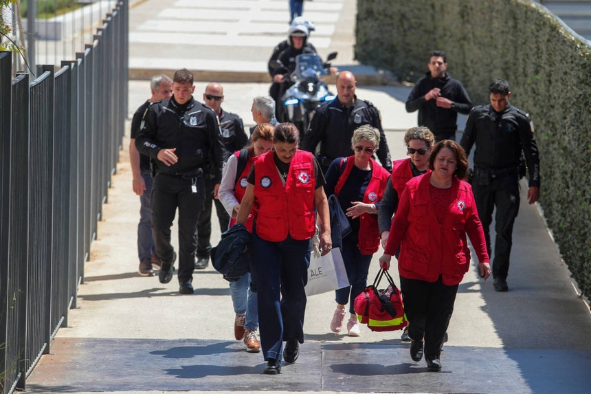 Imagem de Pelo menos quatro feridos por tiros em duas zonas distintas de Atenas