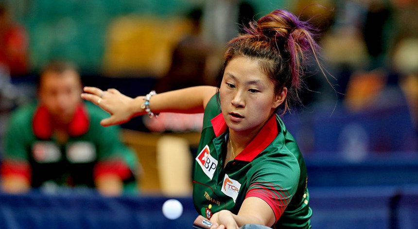  Shao Jieni assegurou a presença nos oitavos de final da competição de singulares femininos de ténis de mesa dos Europeus multidesportos de Munique
