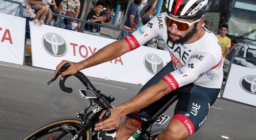 Fernando Gaviria está fora do Giro por ter acusado positivo ao novo coronavírus

