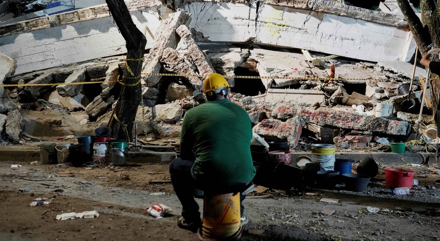 Imagem de UE apoia Colômbia com dois milhões de euros. Sismo matou mais de 200 pessoas