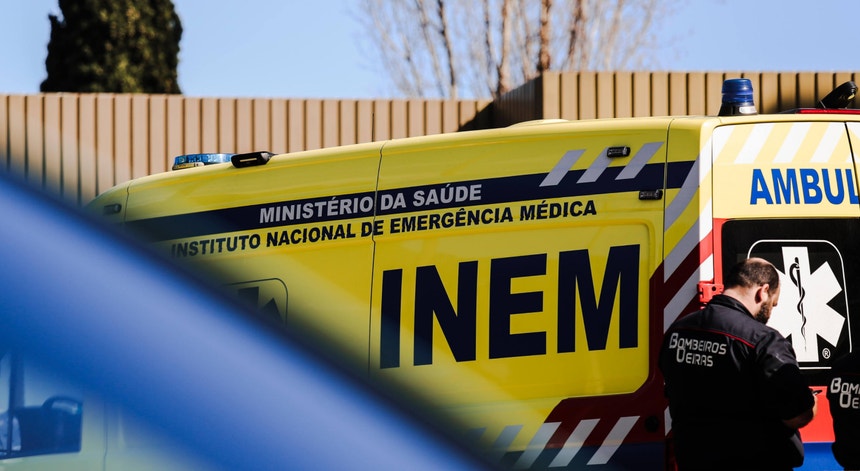 Imagem de Greve do INEM em setembro mantém-se "para já"