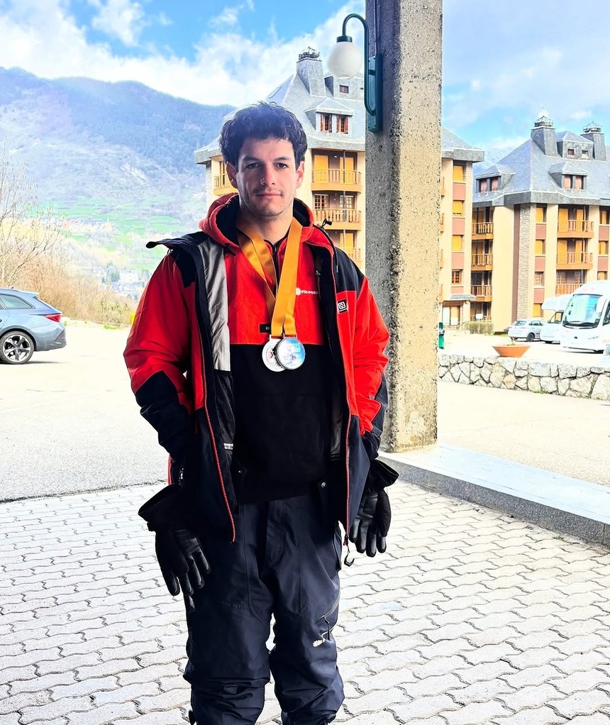 Imagem de Snowboarder Diogo Carmona foi 18.º na estreia lusa em Paralímpicos de Inverno