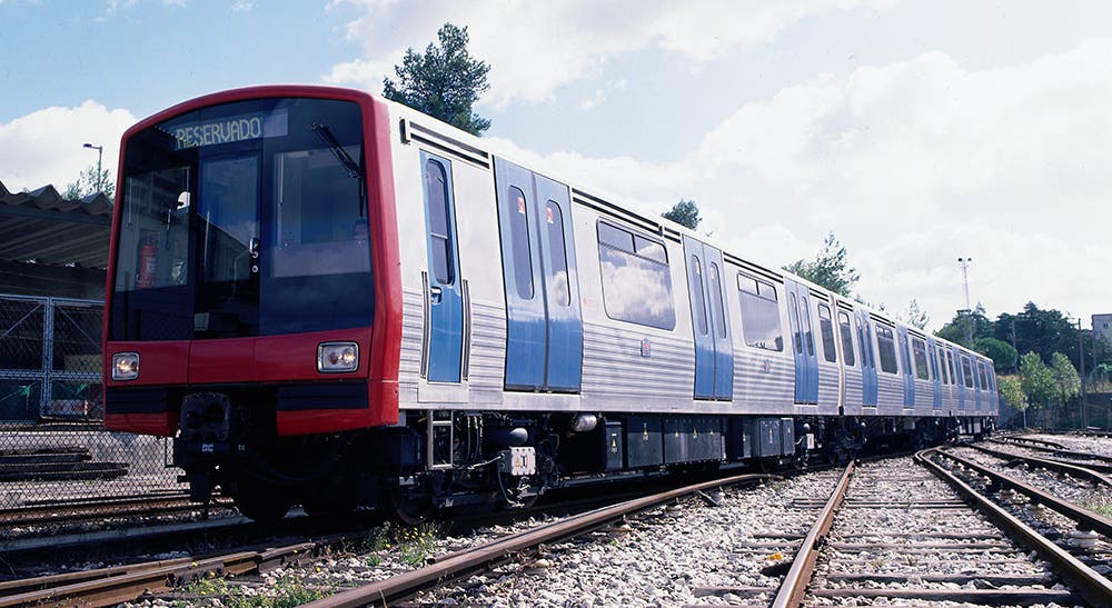 ML90 na via de ensaios do PMO -Metro de Lisboa