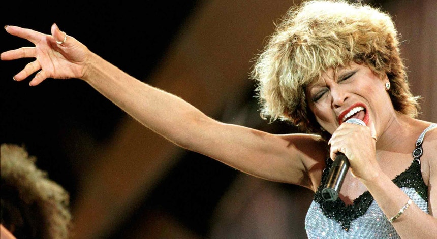 Tina Turner começou a sua carreira na década de 1950, durante os primeiros anos do Rock & Roll.
