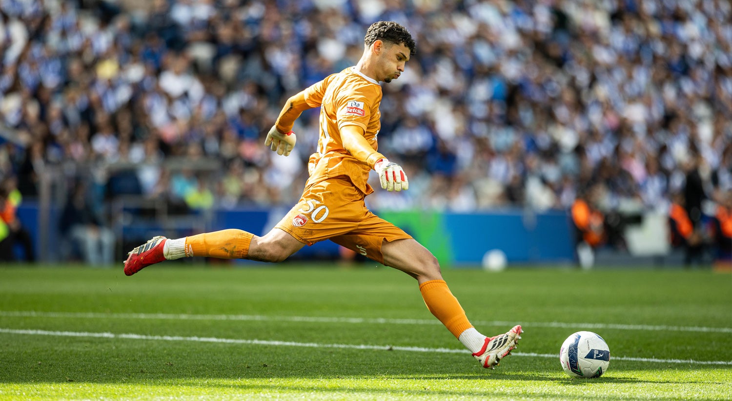 FC Porto contrata João Afonso ao Santa Clara