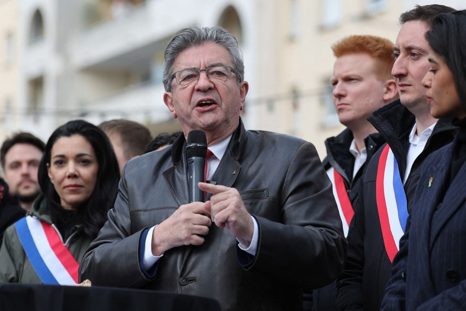 Um presidente da extrema-direita ou da extrema esquerda? Franceses podem não ter outra escolha