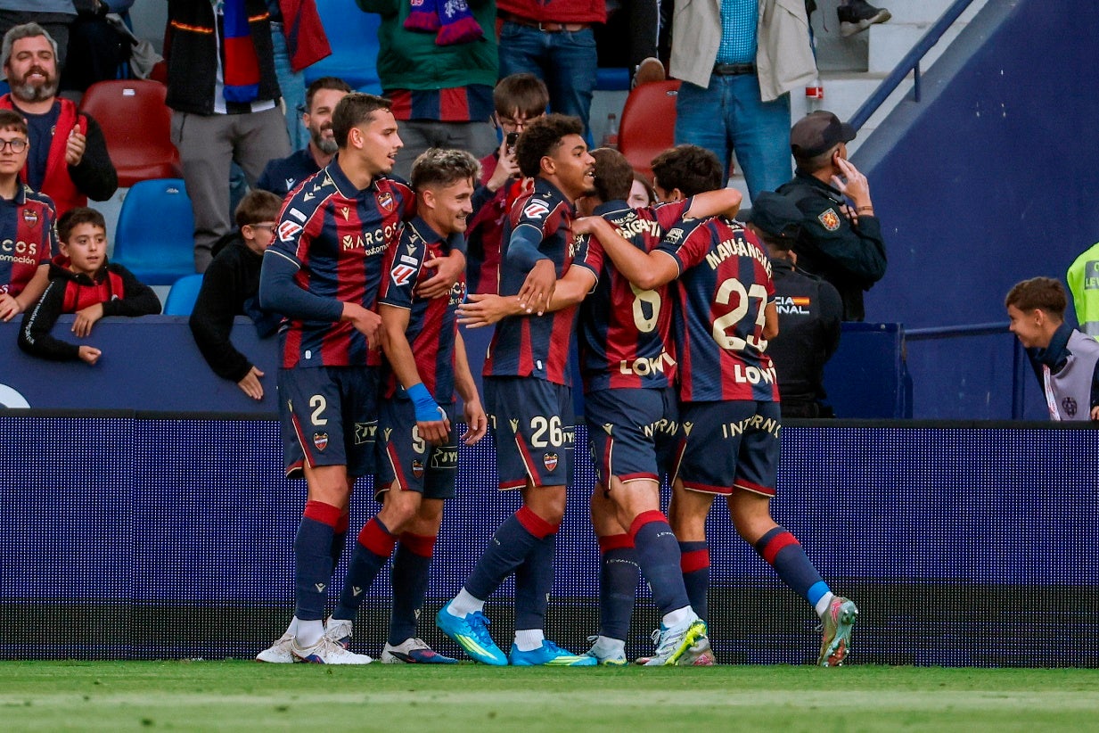 Luís Castro volta a vencer e o Levante já `sonha` com a manutenção