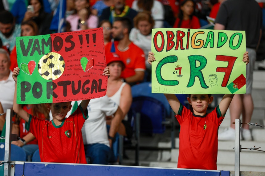 Imagem de Ausência de Cristiano Ronaldo divide opiniões junto ao Estádio do Dragão