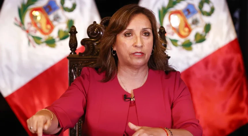 Dina Boluarte continua a ver o congresso peruano a rejeitar eleições gerais antecipadas
