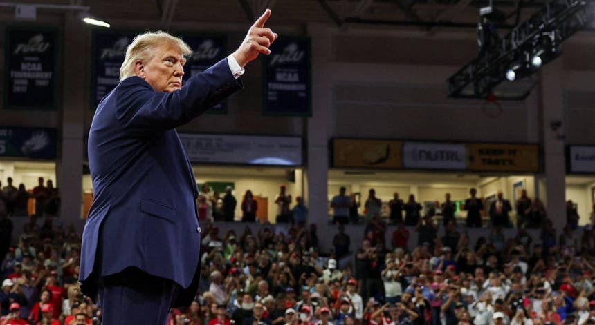 Imagem de Trump diz que EUA vão "tratar de Cuba" depois do Irão