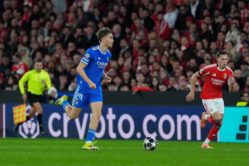 Imagem de Defesa do Real Madrid Dean Huijsen lesionado e pode falhar Benfica