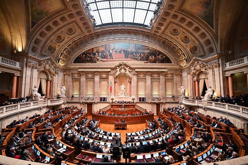Os portugueses têm dificuldade em confiar na Assembleia da República
