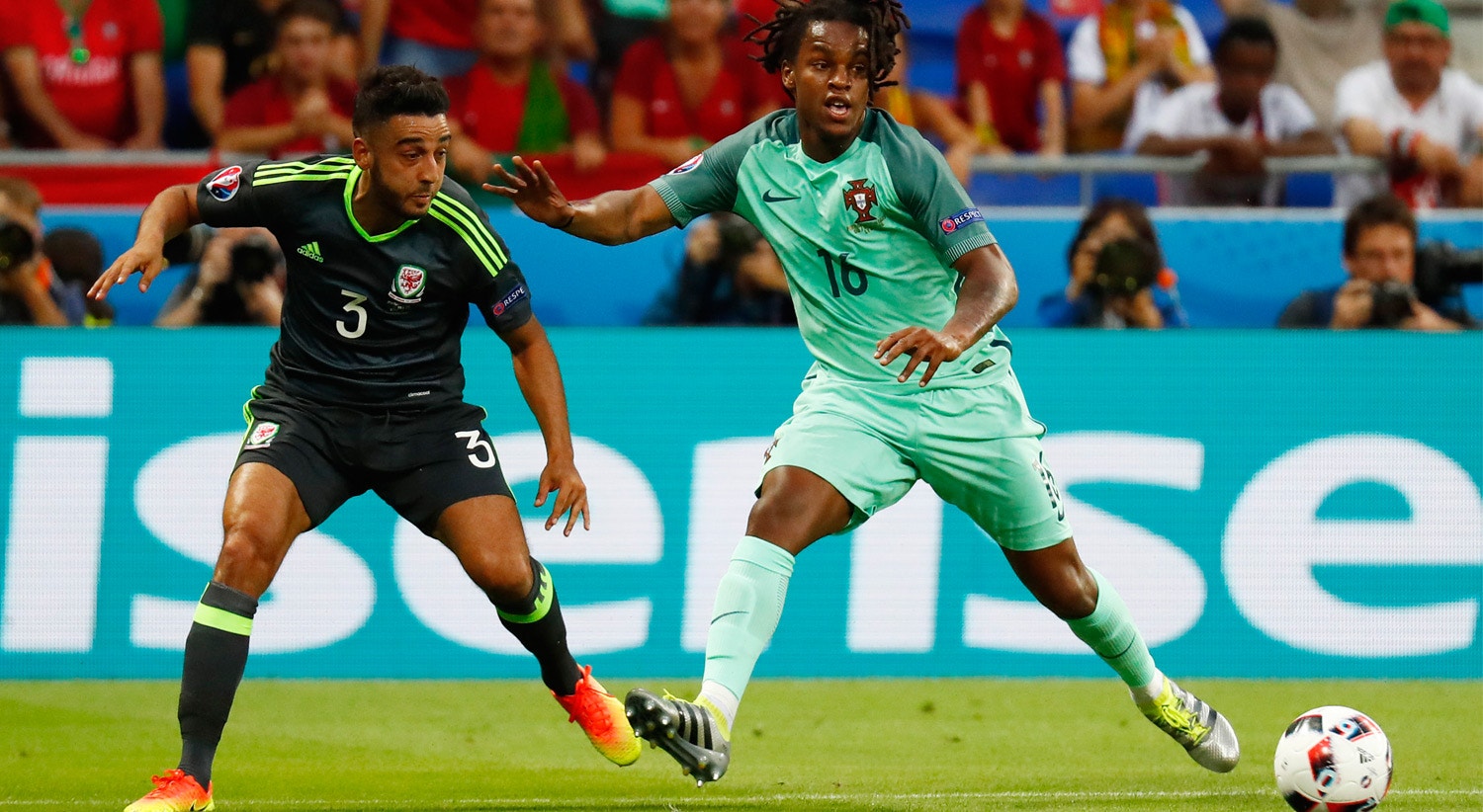  Kai Pfaffenbach - Reuters 