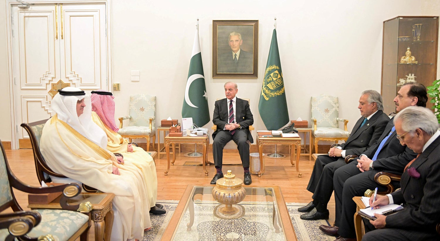 Paquistão a mediar negociações entre EUA e Irão