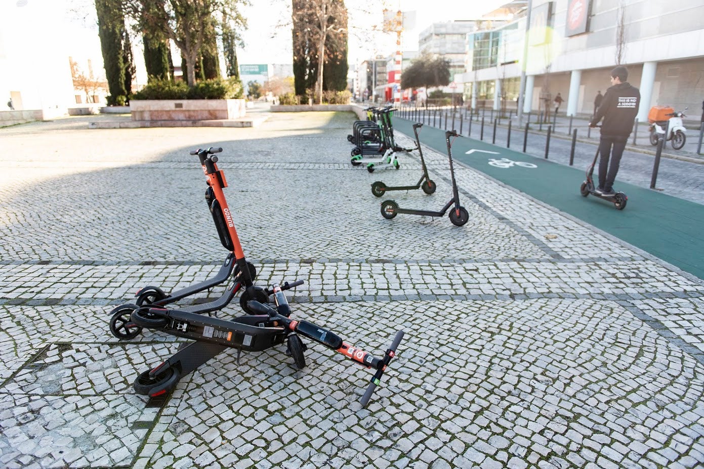 Uso de capacete para quem utiliza trotinete e bicicleta elétrica aprovado na generalidade