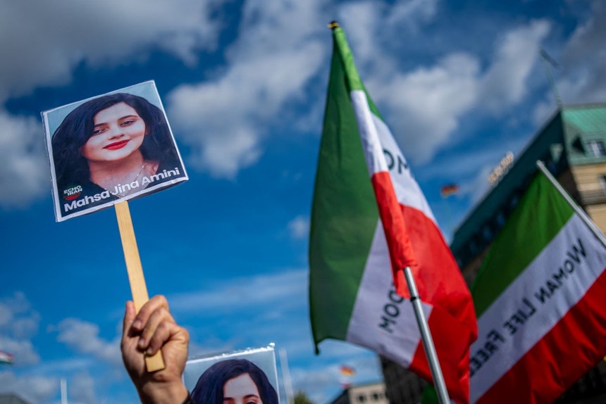 Manifestação em Itália em prol do movimento iraniano "Mulheres, Vida, Liberdade"
