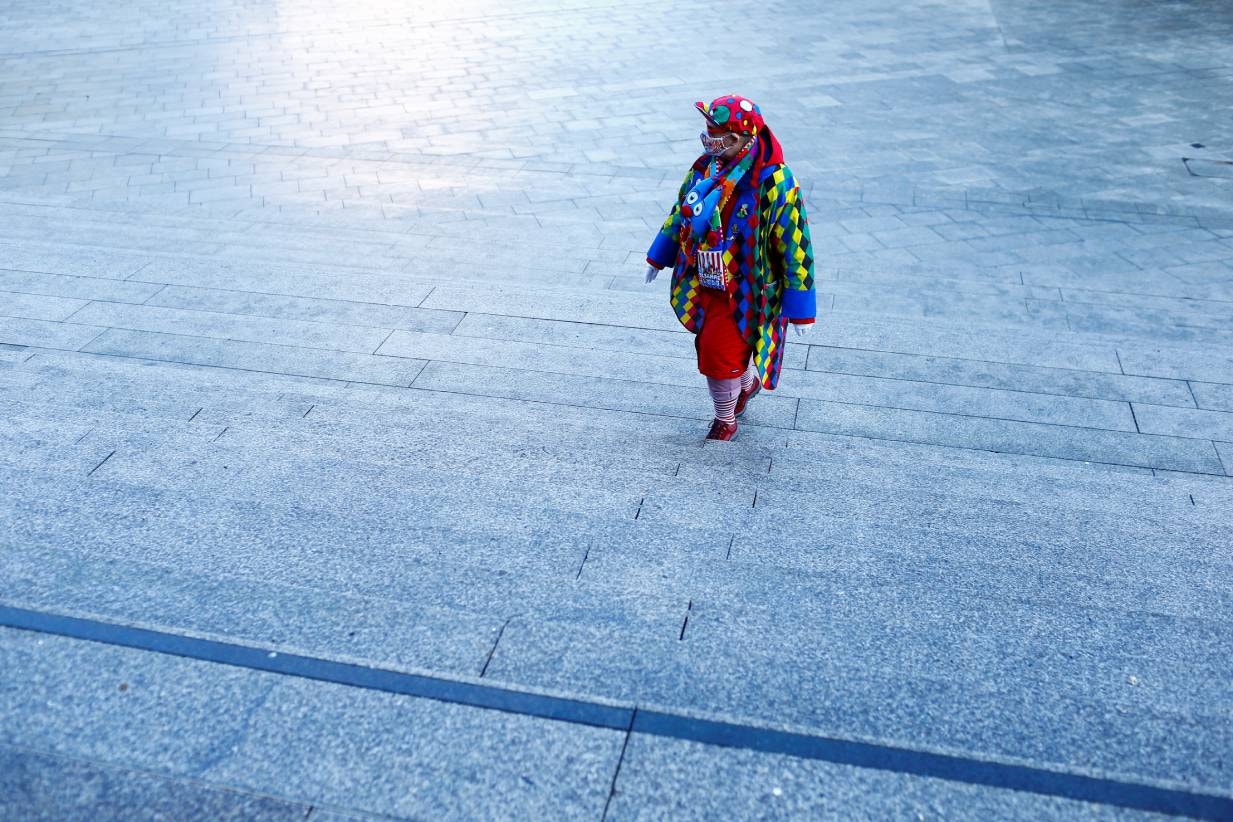  Alemanha. Foli&atilde;o solit&aacute;rio em Col&oacute;nia |Thilo Schmuelgen - Reuters 