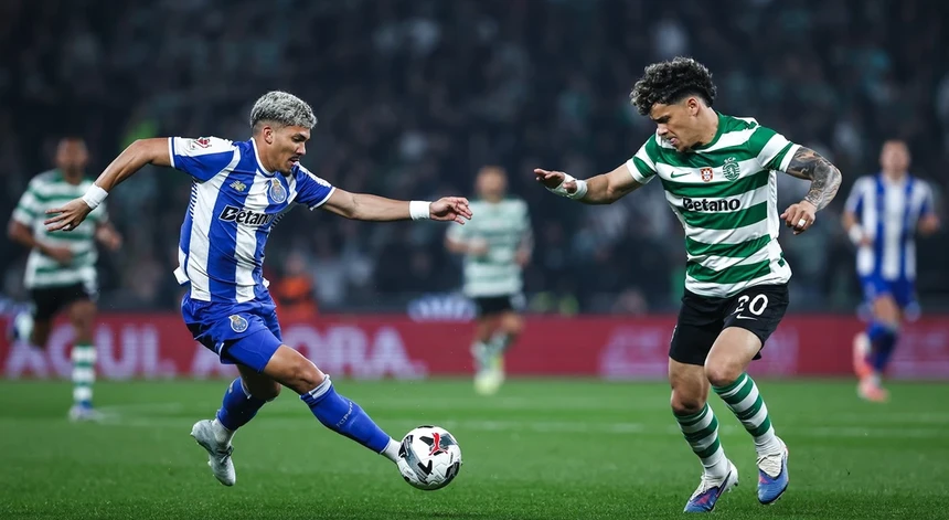 Imagem de FC Porto multado em 10.200 euros pela remoção de bolas de jogo no clássico com Sporting