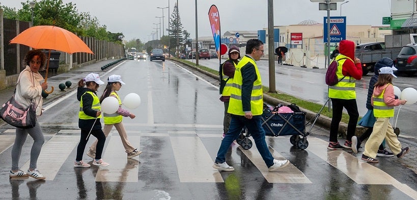 Bor`a Pé - Câmara de Mafra dá os primeiros passos com projeto para levar crianças à escola