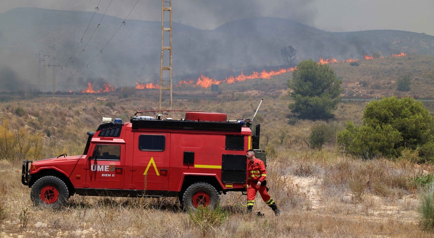 Imagem de Incêndio na Andaluzia causa mais de uma dezena de mortos e pelo menos 23 desaparecidos