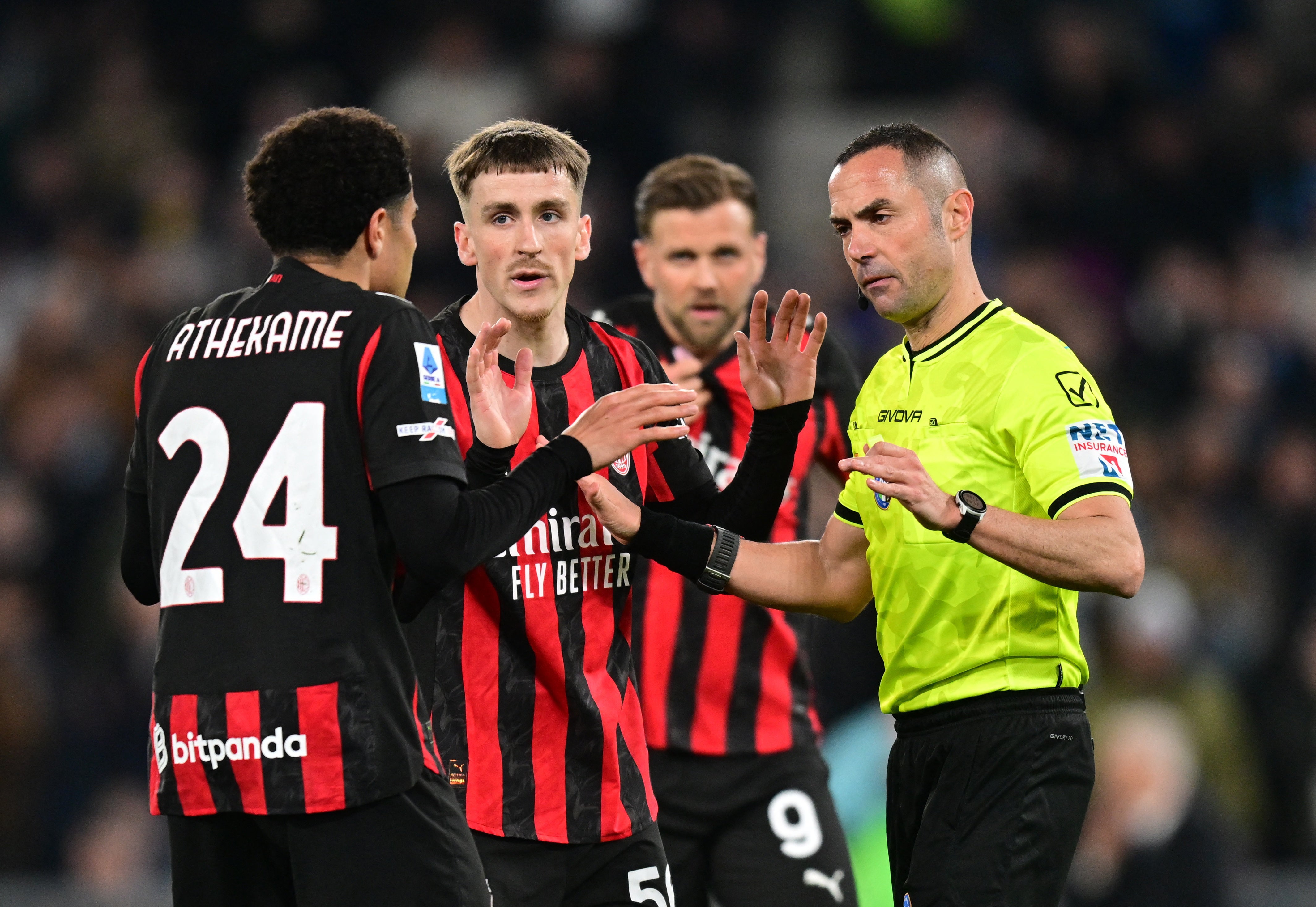 LE. Italiano Marco Guida arbitra receção do FC Porto ao Nottingham Forest