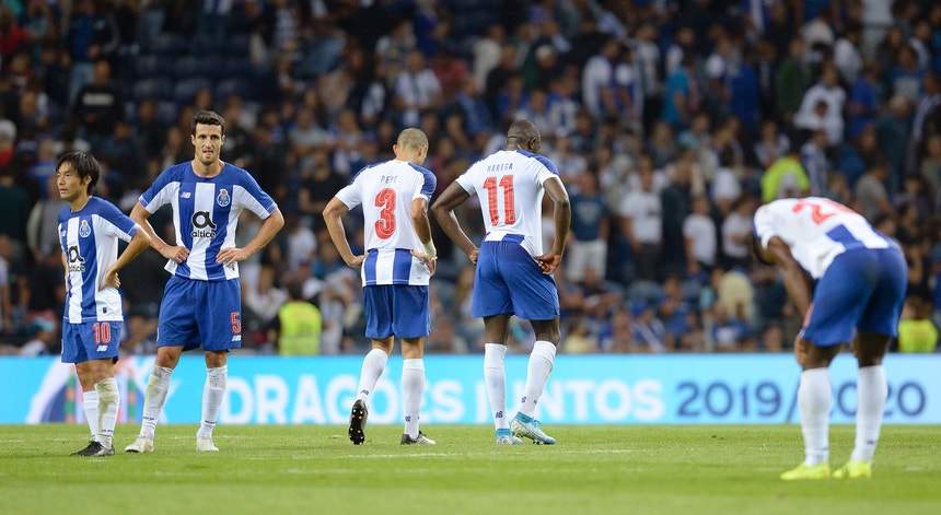 A equipa do FC Porto deixou a Liga dos Campeões ainda antes de lá entrar
