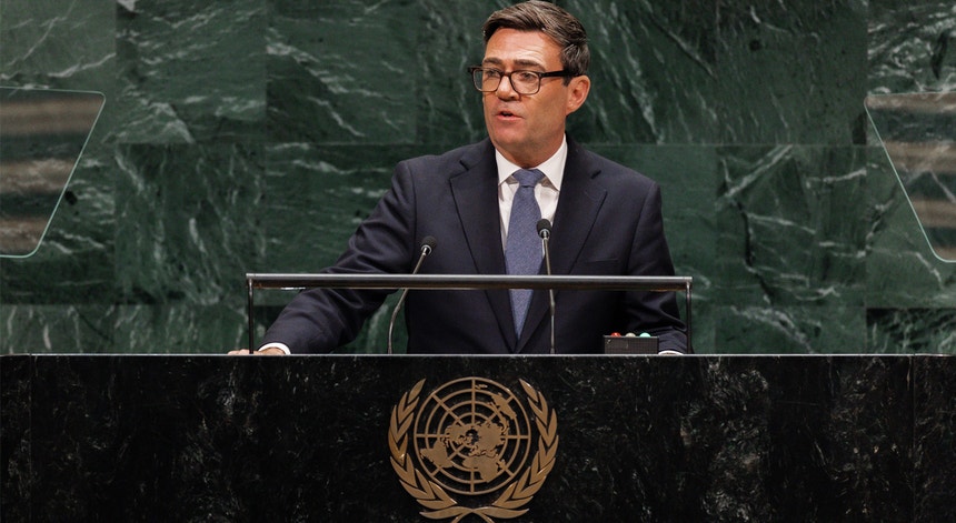 Imagem de PM britânico anuncia agência para travar "maré venenosa" da desinformação