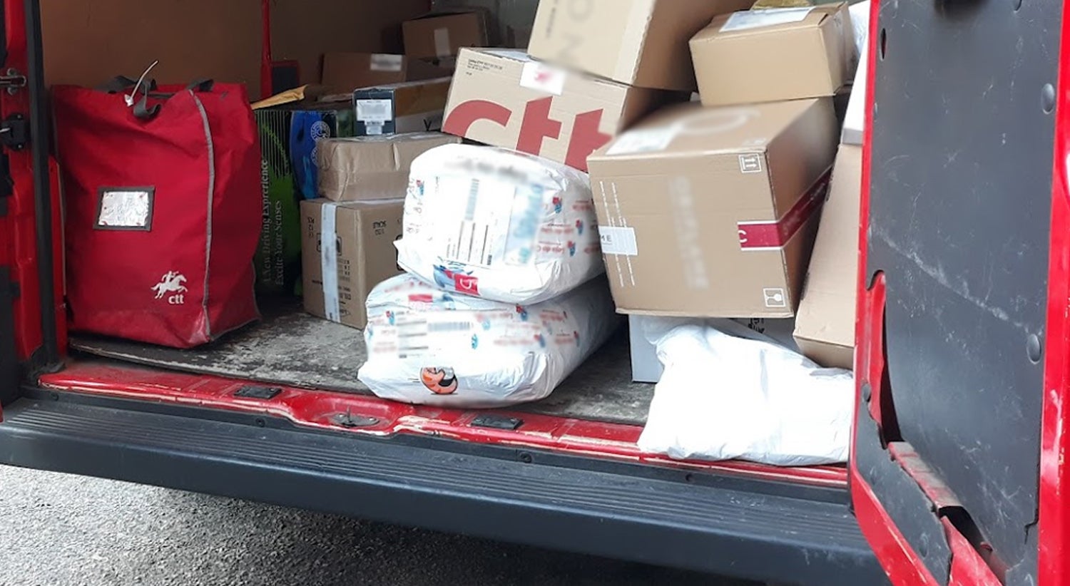 UE acaba com isenção aduaneira nas encomendas até 150 euros e cria taxa de três euros