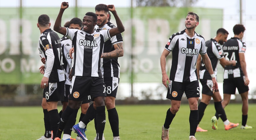 Imagem de Rio Ave goleado na Madeira