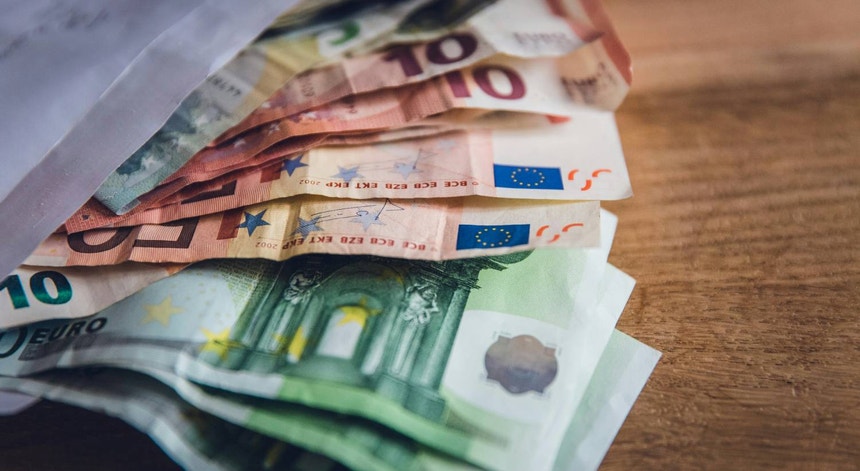 Imagem de Excedente do Estado cai para 282 milhões de euros até julho