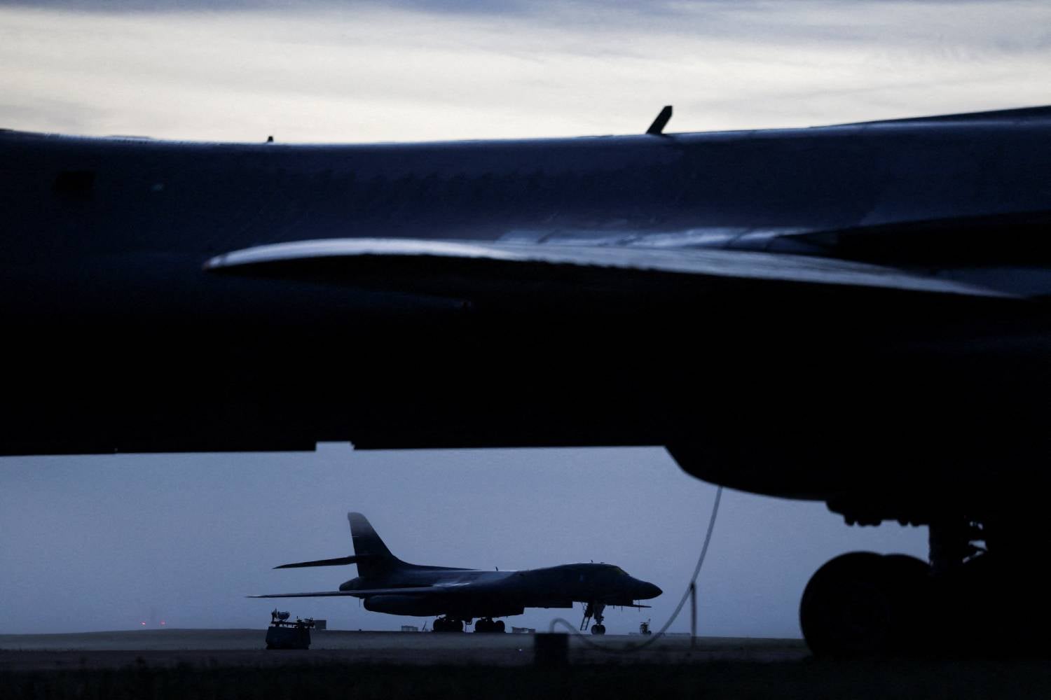 Detidos em base aérea usada pelos EUA estão a ser interrogados por suspeitas de terrorismo