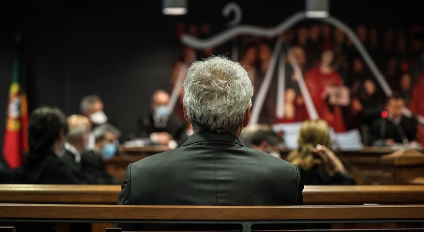 Imagem de Operação Marquês. Julgamento suspenso para nomeação de novo advogado para Sócrates