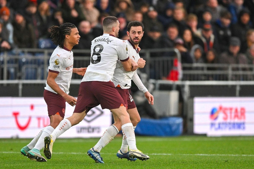 Manchester City cede empate ao Tottenham e cai para o 3º lugar do  Campeonato Inglês - Notícias