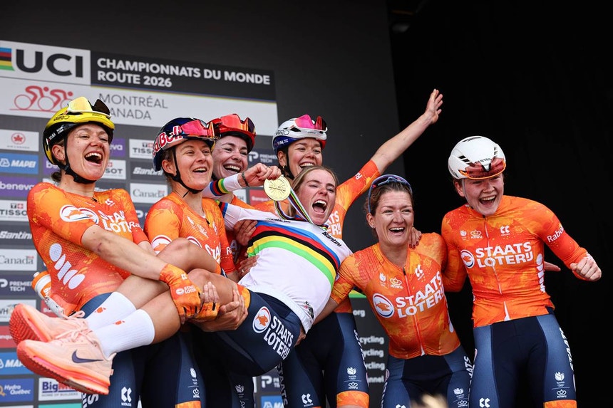 Imagem de Mundiais Ciclismo. Demi Vollering chegou finalmente ao arco-íris